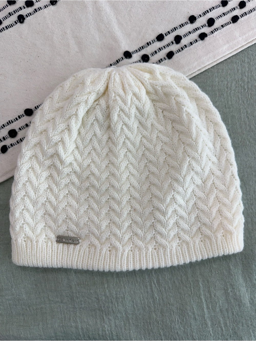 Calvin Klein womenβs Cream Cable Knit Beanie
